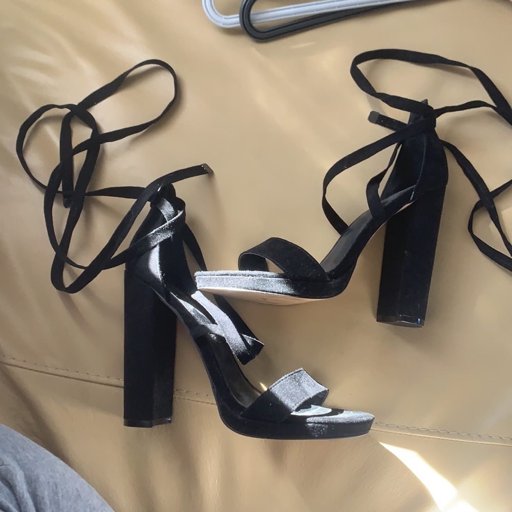 WHITEFOX tie up heels size 7
